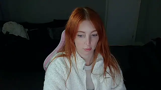 Snapshot of Red_firesquirt chatting on 01/15/25, 02:35 Red firesquirt online show from 01/15/25, 02:35