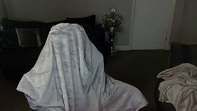 Snapshot of Red_firesquirt chatting on 02/14/25, 07:23 Red firesquirt online show from 02/14/25, 07:23