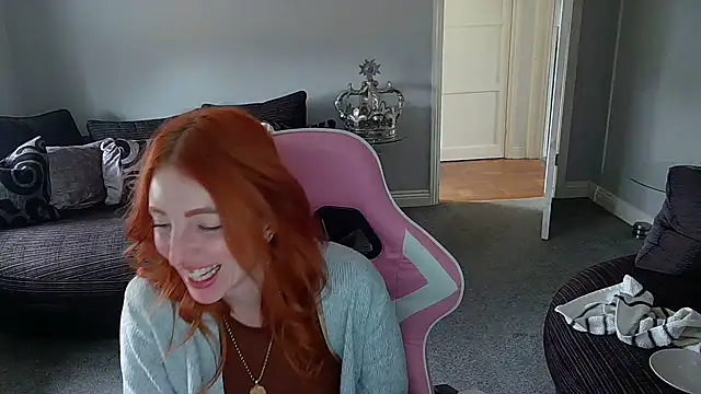 Snapshot of Red_firesquirt chatting on 03/21/25, 02:29 Red firesquirt online show from 03/21/25, 02:29