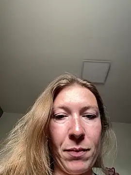 BunnyDiamond1 online show from 05/21/26, 11:06