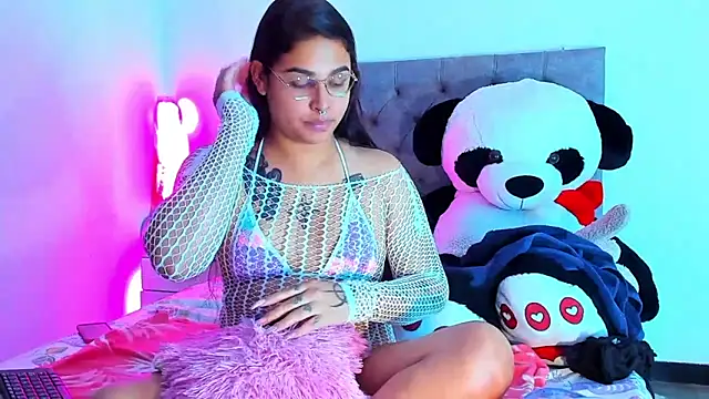 Snapshot of mabellfox chatting on 11/23/25, 05:24 mabellfox online show from 11/23/25, 05:24