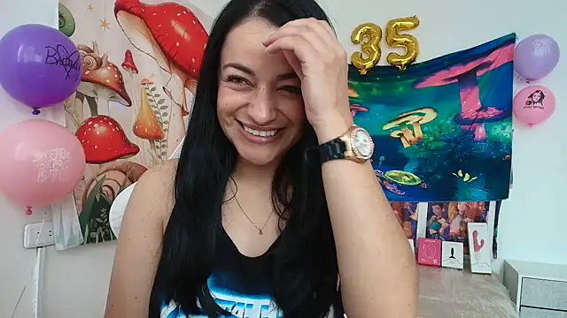 Snapshot of LovelyAzucena chatting on 05/01/26, 02:43 LovelyAzucena online show from 05/01/26, 02:43