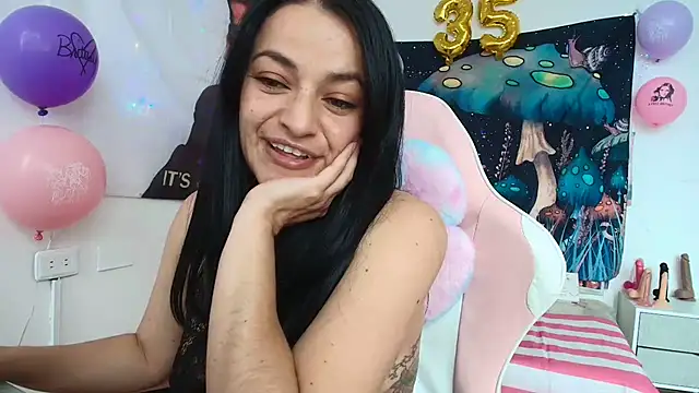 Snapshot of LovelyAzucena chatting on 05/05/26, 02:36 LovelyAzucena online show from 05/05/26, 02:36