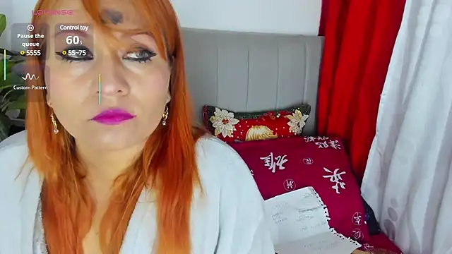 Snapshot of Victoria_Caruso chatting on 03/06/25, 12:43 Victoria Caruso online show from 03/06/25, 12:43