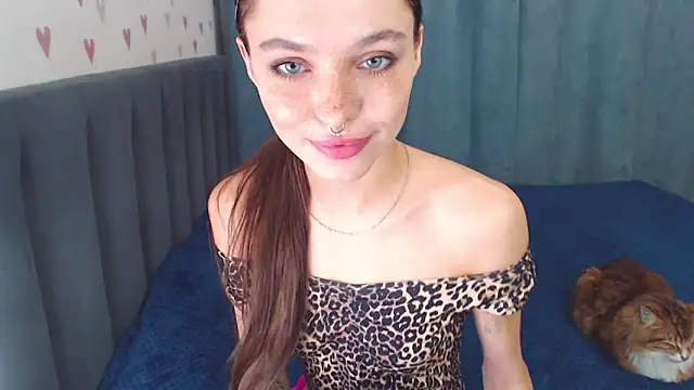 Snapshot of ChloeSunny chatting on 11/10/25, 02:27 ChloeSunny online show from 11/10/25, 02:27