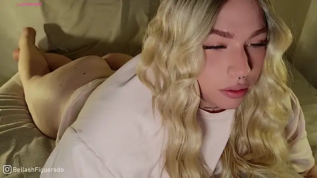 IsabellaFigueredo   online show from 09/13/25, 06:35