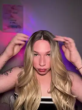 IsabellaFigueredo   online show from 05/13/26, 07:06