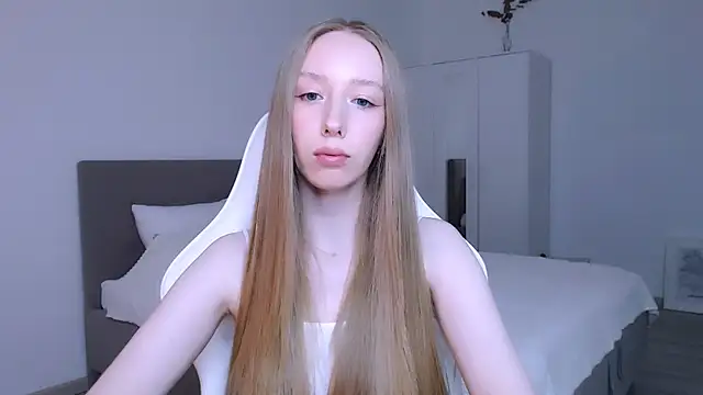 Luna insniity online show from 11/20/25, 08:08