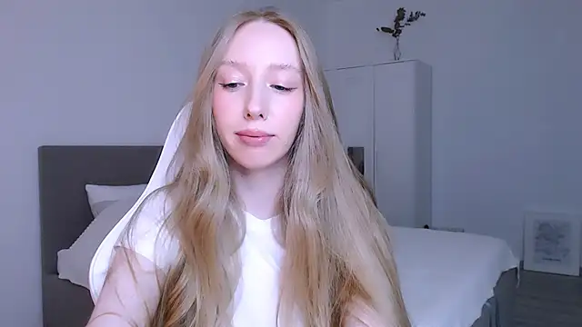 Luna insniity online show from 11/21/25, 08:07