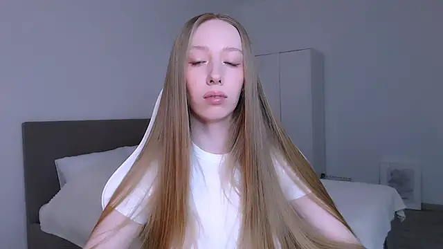 Luna insniity online show from 02/24/26, 08:51