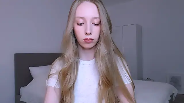 Luna insniity online show from 03/26/26, 09:42