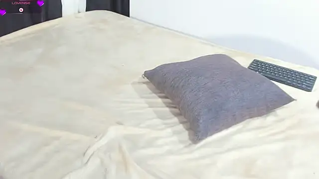 Yummy squirter online show from 03/23/25, 03:43