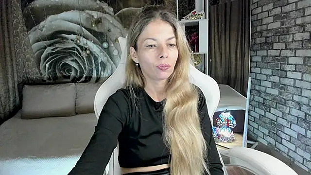 Eva Melow online show from 04/04/26, 05:10