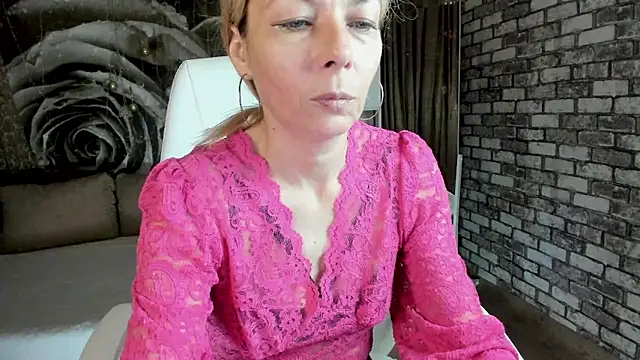 Snapshot of Eva_Melow chatting on 05/31/26, 03:08 Eva Melow online show from 05/31/26, 03:08