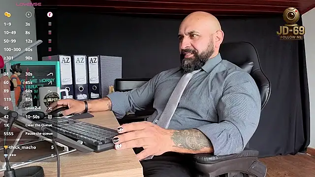 Snapshot of JD-69 chatting on 10/27/25, 03:38 JD-69 online show from 10/27/25, 03:38