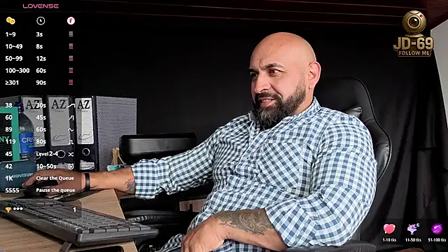 Snapshot of JD-69 chatting on 11/04/25, 07:13 JD-69 online show from 11/04/25, 07:13