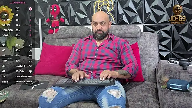 Snapshot of JD-69 chatting on 11/25/25, 06:30 JD-69 online show from 11/25/25, 06:30