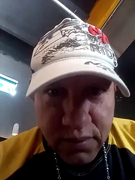 Snapshot of will1980 chatting on 12/22/25, 11:51 will1980 online show from 12/22/25, 11:51