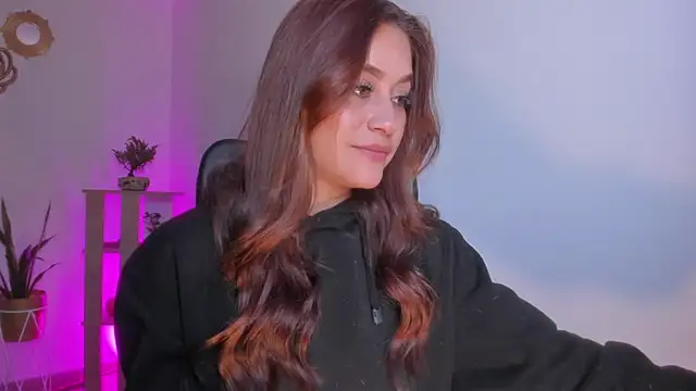 Snapshot of aliss_ev chatting on 01/20/25, 06:21 aliss ev online show from 01/20/25, 06:21