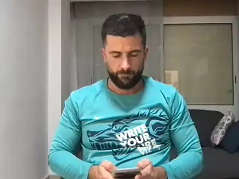 Snapshot of alex877x chatting on 12/09/24, 02:28 alex877x online show from 12/09/24, 02:28