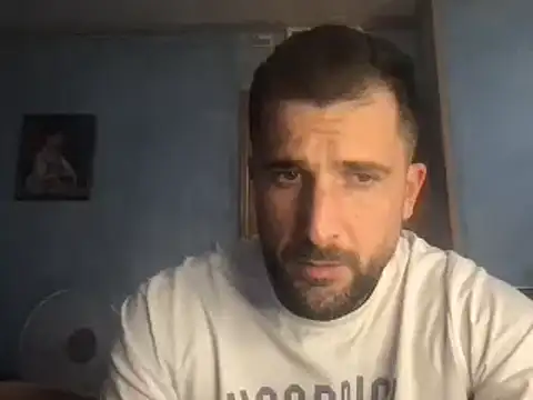 Snapshot of alex877x chatting on 01/11/25, 04:25 alex877x online show from 01/11/25, 04:25