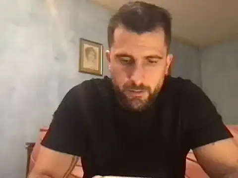 Snapshot of alex877x chatting on 01/13/25, 05:44 alex877x online show from 01/13/25, 05:44