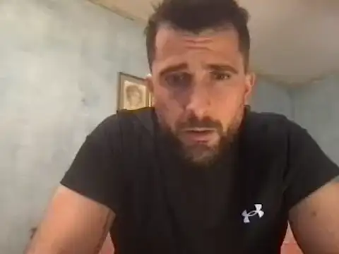 Snapshot of alex877x chatting on 01/14/25, 01:17 alex877x online show from 01/14/25, 01:17