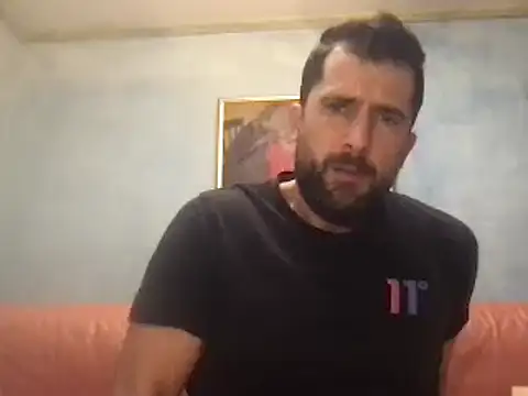 Snapshot of alex877x chatting on 01/28/25, 11:17 alex877x online show from 01/28/25, 11:17