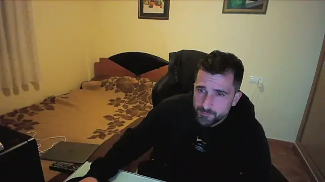 Snapshot of alex877x chatting on 03/15/25, 09:05 alex877x online show from 03/15/25, 09:05