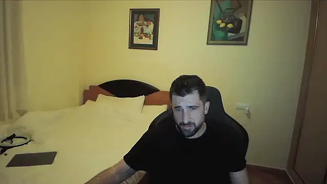 Snapshot of alex877x chatting on 03/21/25, 03:46 alex877x online show from 03/21/25, 03:46