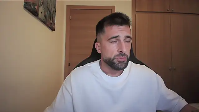 Snapshot of alex877x chatting on 09/27/25, 05:01 alex877x online show from 09/27/25, 05:01