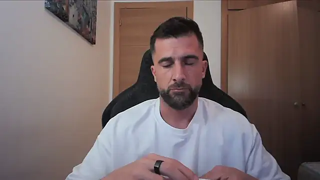 Snapshot of alex877x chatting on 09/27/25, 06:35 alex877x online show from 09/27/25, 06:35