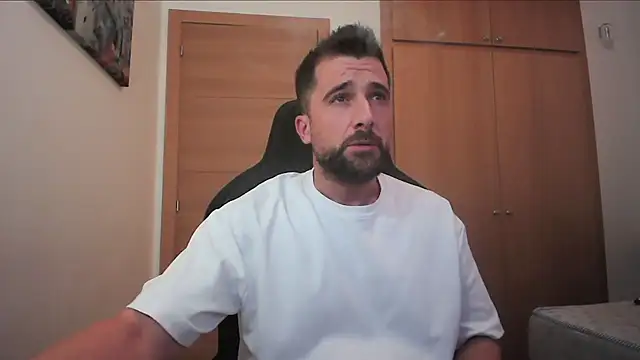 Snapshot of alex877x chatting on 10/07/25, 09:39 alex877x online show from 10/07/25, 09:39