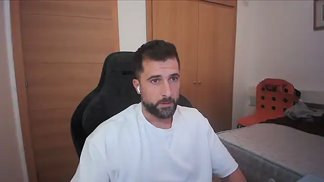 Snapshot of alex877x chatting on 10/08/25, 07:39 alex877x online show from 10/08/25, 07:39