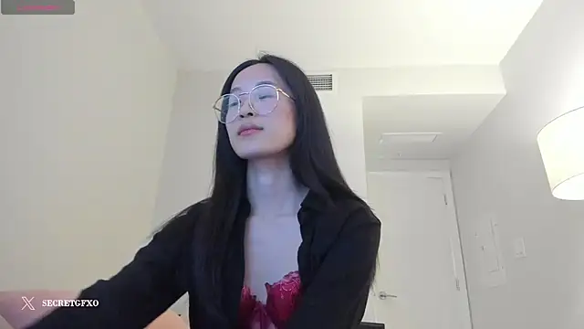 Snapshot of secretgirlfriendxo chatting on 12/21/24, 05:58 secretgirlfriendxo online show from 12/21/24, 05:58