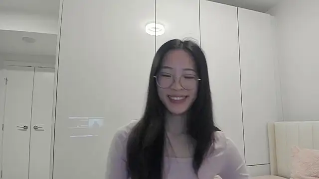 Snapshot of secretgirlfriendxo chatting on 12/19/25, 12:06 secretgirlfriendxo online show from 12/19/25, 12:06