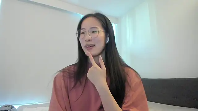 Snapshot of secretgirlfriendxo chatting on 05/27/26, 01:57 secretgirlfriendxo online show from 05/27/26, 01:57
