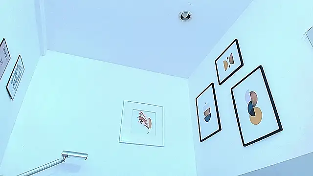 Snapshot of littlee_emilyy_ chatting on 12/22/24, 03:44 littlee emilyy  online show from 12/22/24, 03:44