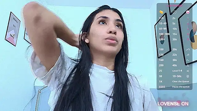 Snapshot of littlee_emilyy_ chatting on 12/23/24, 03:55 littlee emilyy  online show from 12/23/24, 03:55