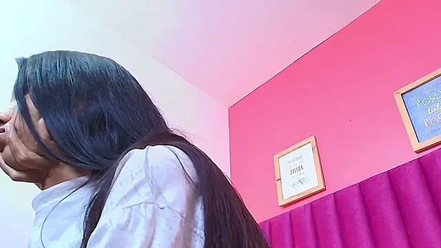 Snapshot of littlee_emilyy_ chatting on 01/28/25, 08:57 littlee emilyy  online show from 01/28/25, 08:57