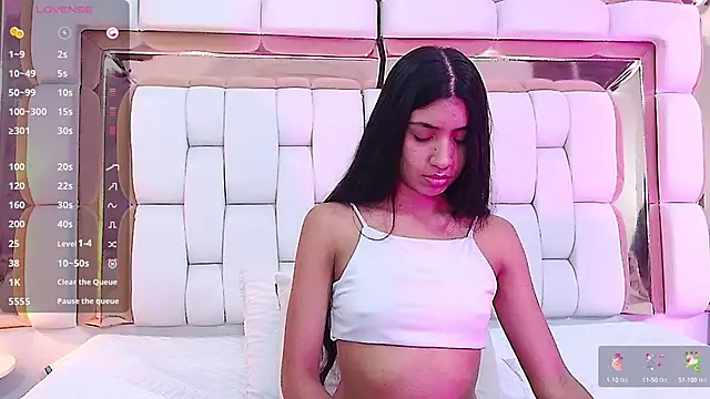 Snapshot of littlee_emilyy_ chatting on 02/27/25, 03:04 littlee emilyy  online show from 02/27/25, 03:04