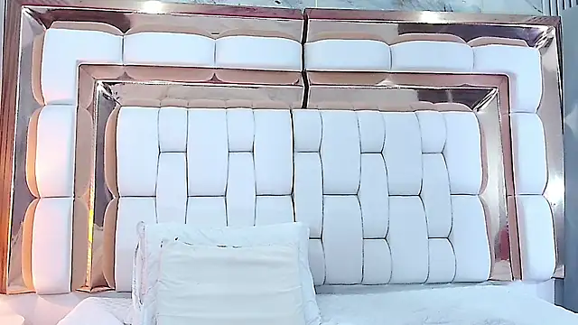 Snapshot of littlee_emilyy_ chatting on 02/27/25, 09:11 littlee emilyy  online show from 02/27/25, 09:11