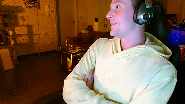 Snapshot of Str8boyy chatting on 12/26/24, 03:06 Str8boyy online show from 12/26/24, 03:06