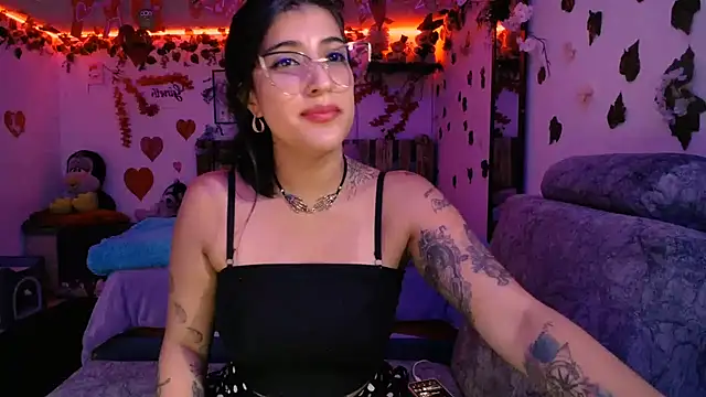 Snapshot of azahar__ziiz chatting on 02/10/25, 08:21 azahar  ziiz online show from 02/10/25, 08:21