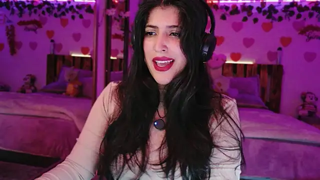 azahar  ziiz online show from 04/17/26, 01:08