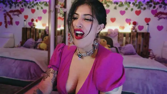 Snapshot of azahar__ziiz chatting on 06/10/26, 12:22 azahar ziiz online show from 06/10/26, 12:22