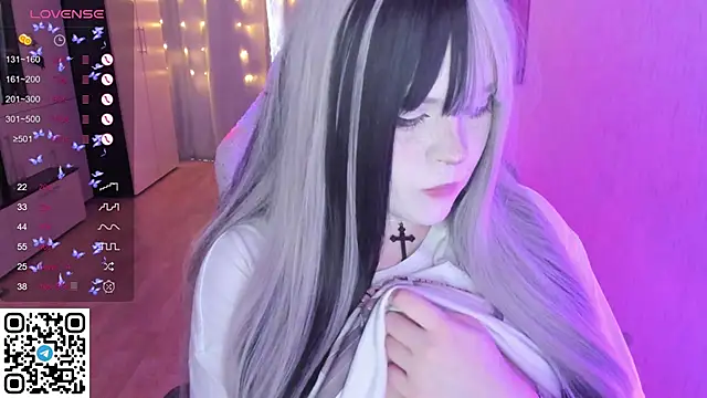 SelenaCute online show from 02/17/26, 11:18