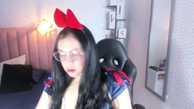 megancero online show from 10/31/25, 12:50