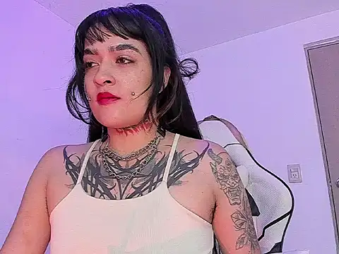 Snapshot of sarah_benjjaminn chatting on 04/24/26, 11:12 sarah benjjaminn online show from 04/24/26, 11:12