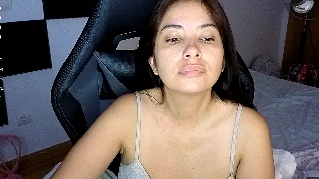 Snapshot of AnnaQueen chatting on 07/28/26, 02:51 AnnaQueen online show from 07/28/26, 02:51